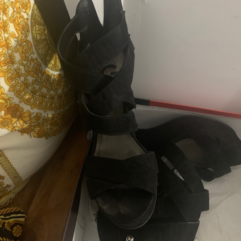 Shoes - Picture 2 of 8